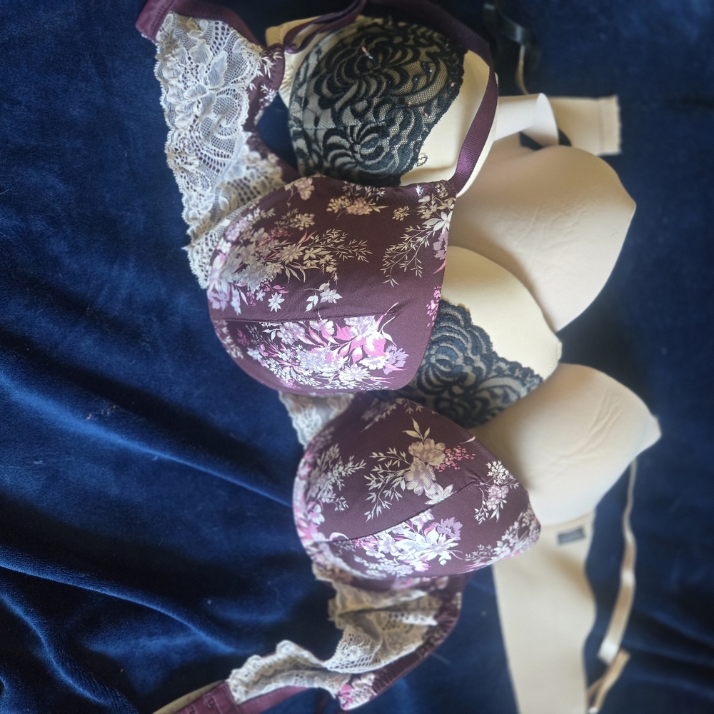 Lot of 3 Underwire Bras
